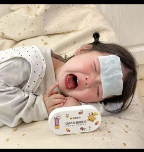 hình ảnh em bé bị ốm